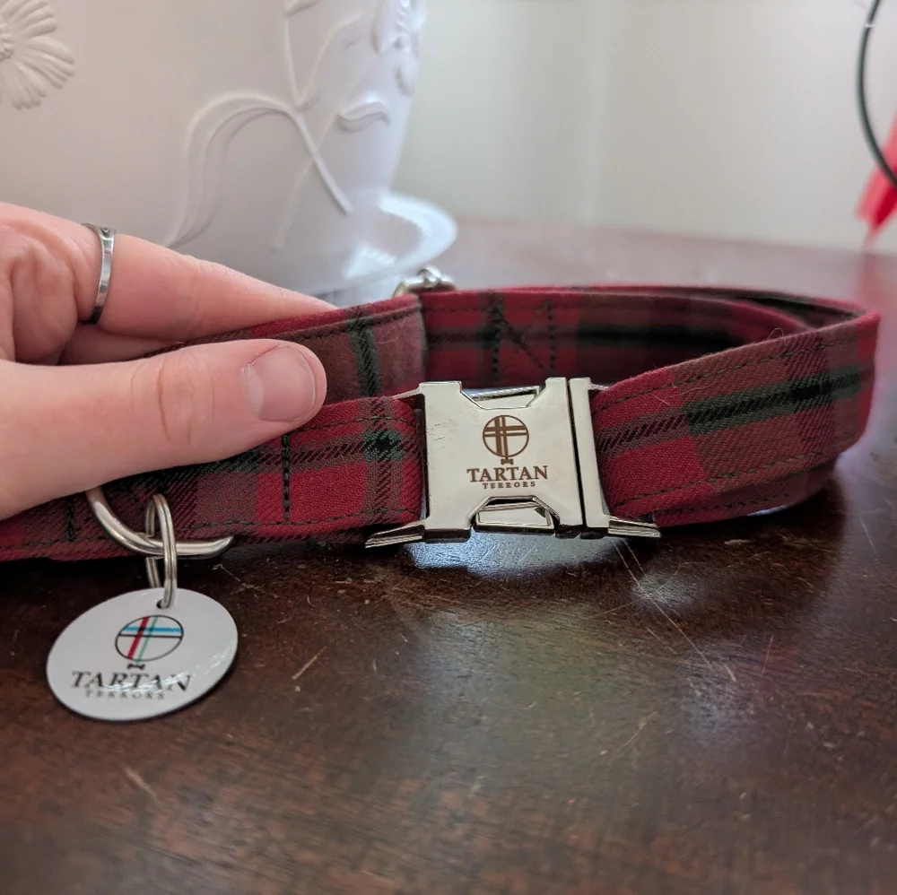 Tart collar scottish tartan